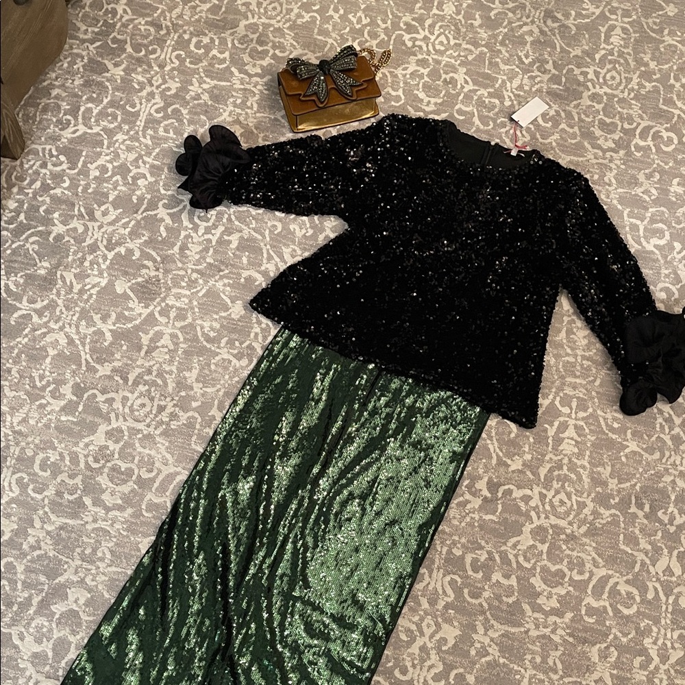 NEW Frances Valentine Black Sequin Top 🥂